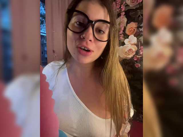 ELIZABETH-PLANET live cam on BongaCams