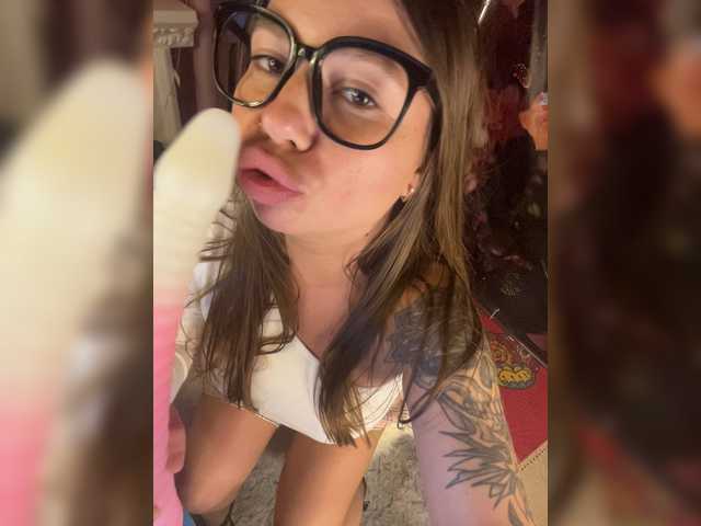 ELIZABETH-PLANET live cam on BongaCams