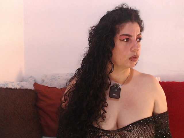 adelen-smith live cam on BongaCams