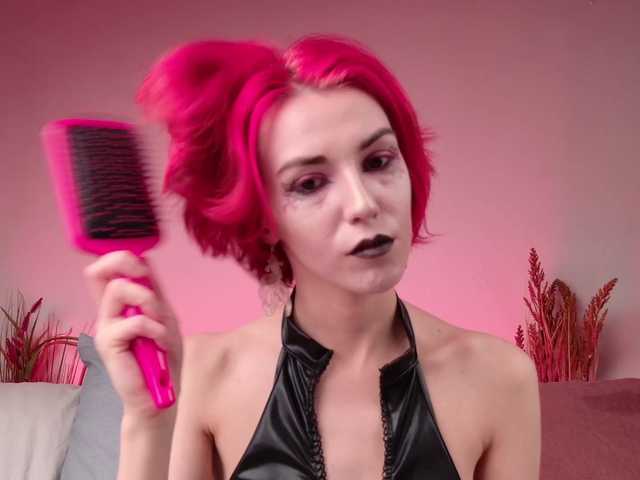 le modèle ShenRi est en webcam porno dans un show sur le site bongacams, il possède les tags suivants: White/Caucasian,Redhead,Shaved
