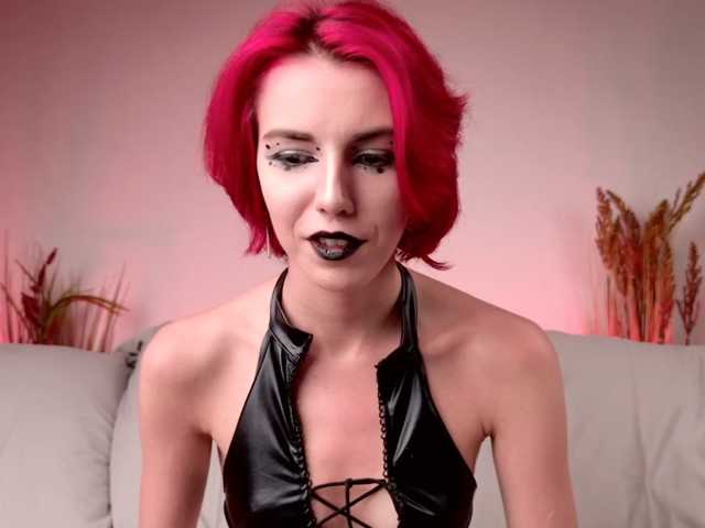 ShenRi, live now on BongaCams