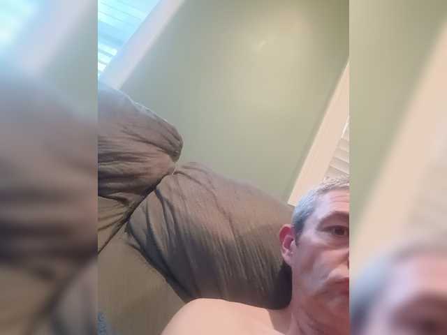 Bobbyg79 live cam
