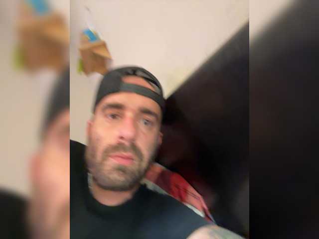 Kevmaster69 live cam