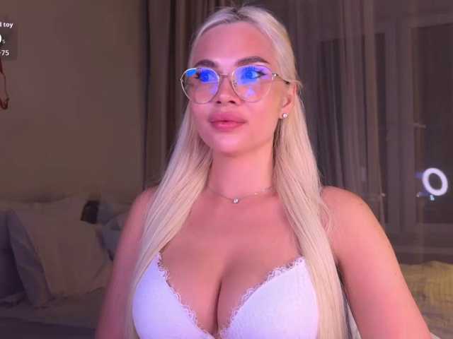 AlexaRayS live cam on BongaCams