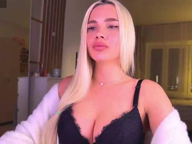 AlexaS_ live cam preview