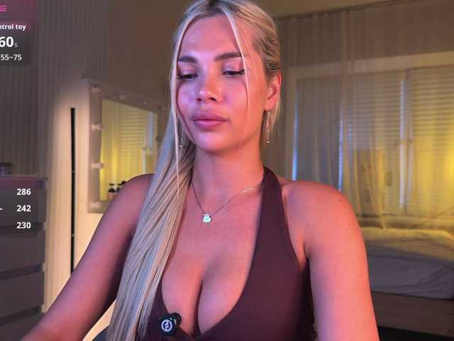 AlexaRayS live cam on BongaCams