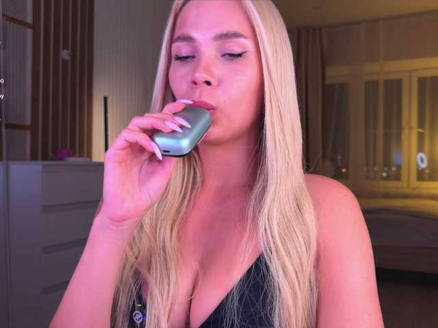 AlexaRayS live cam on BongaCams