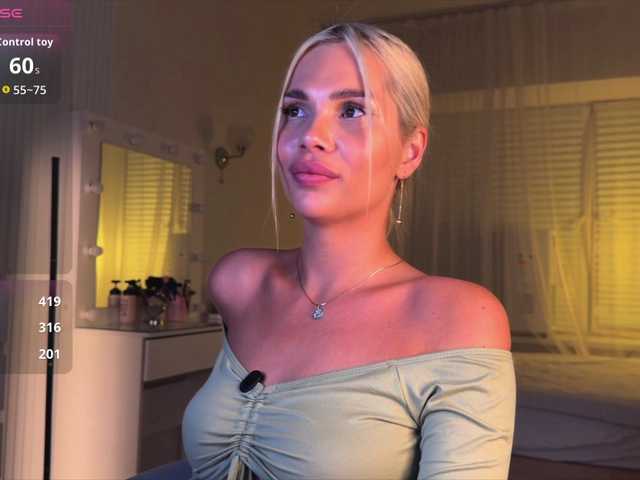 AlexaRayS live cam on BongaCams