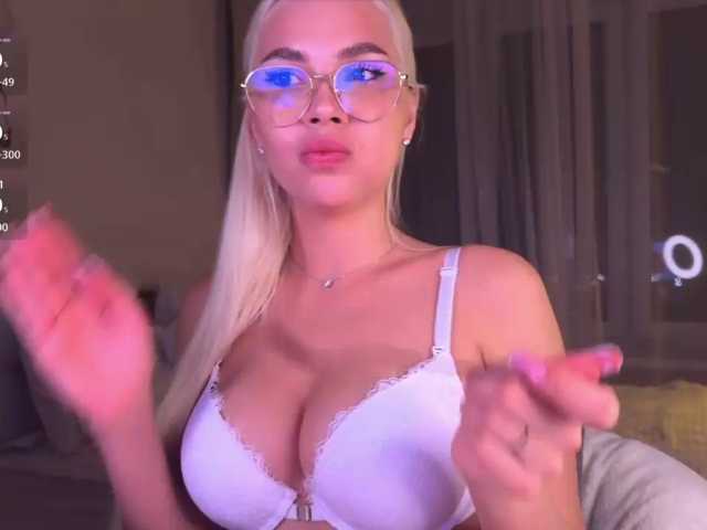 AlexaRayS live cam on BongaCams