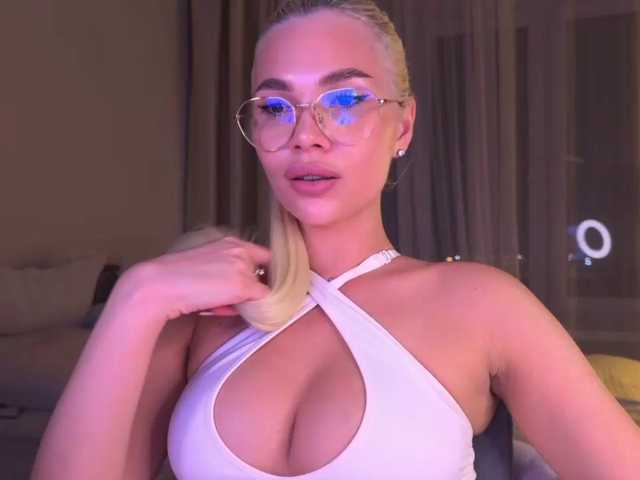 AlexaRayS live cam on BongaCams