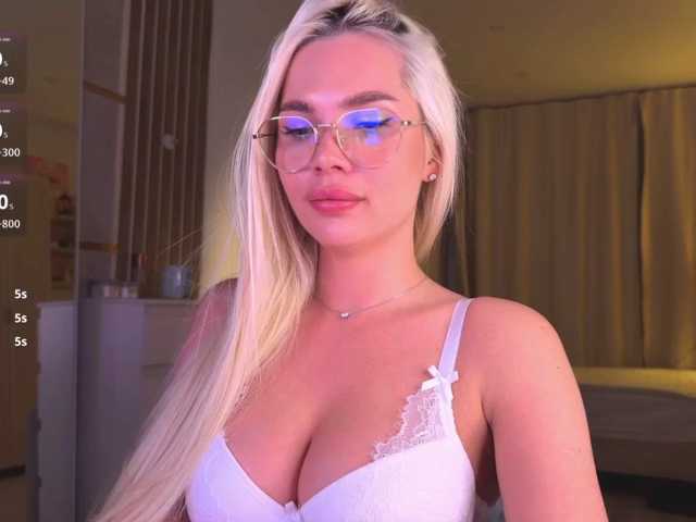 AlexaRayS live cam on BongaCams