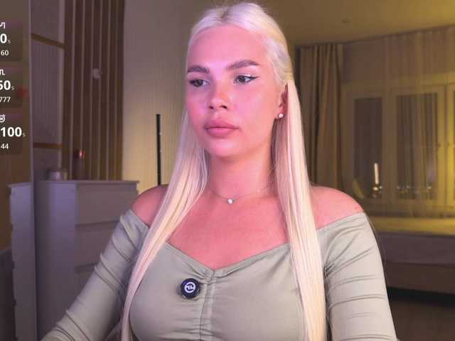 AlexaRayS live cam on BongaCams