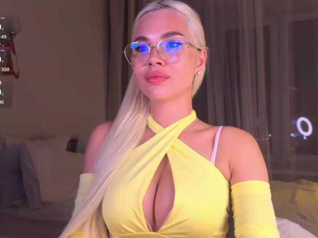 AlexaRayS live cam on BongaCams