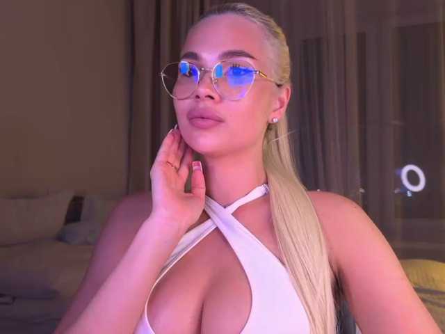 AlexaRayS live cam on BongaCams
