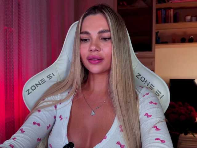 AlexaRayS's BongaCams show and profile