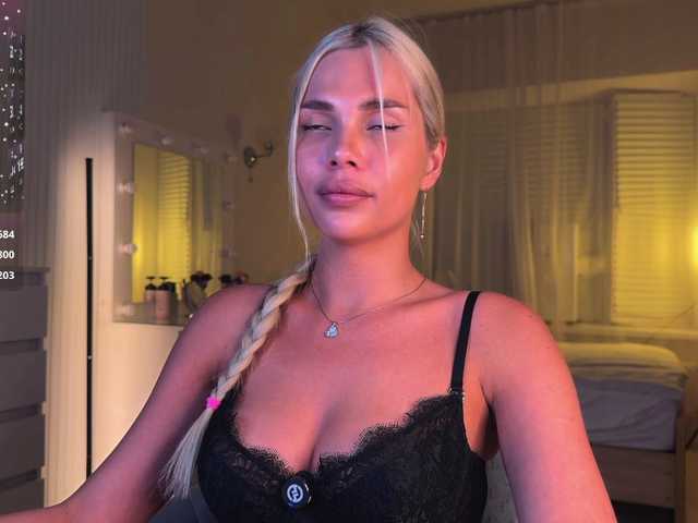 AlexaRayS live cam on BongaCams