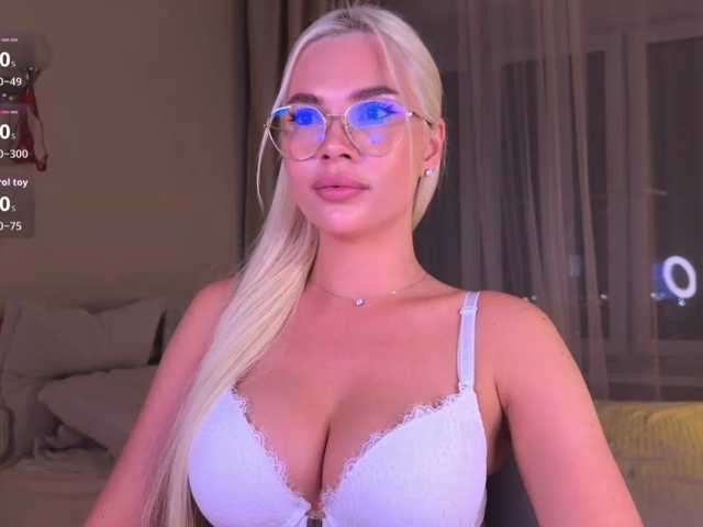 AlexaRayS live cam on BongaCams