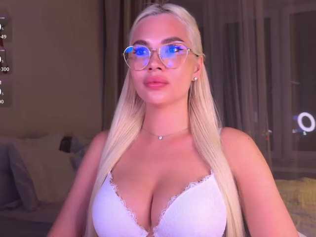 AlexaRayS live cam on BongaCams