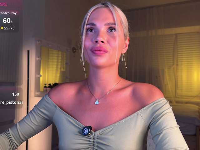 AlexaRayS live cam on BongaCams