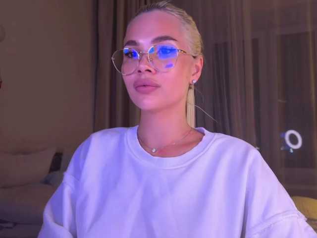 AlexaRayS live cam on BongaCams