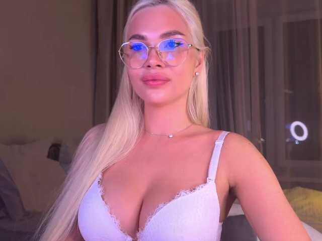 AlexaRayS live cam on BongaCams