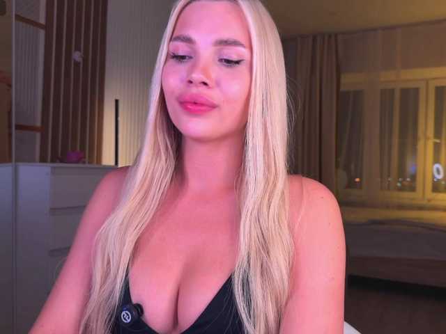 AlexaRayS live cam on BongaCams