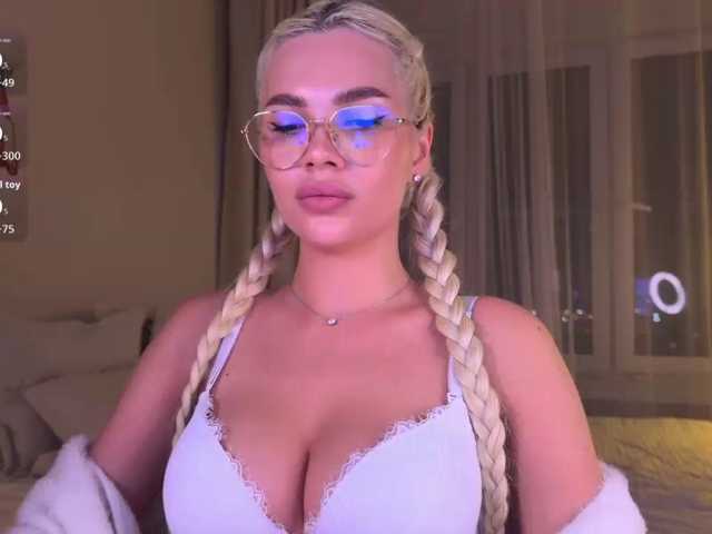 AlexaRayS live cam on BongaCams