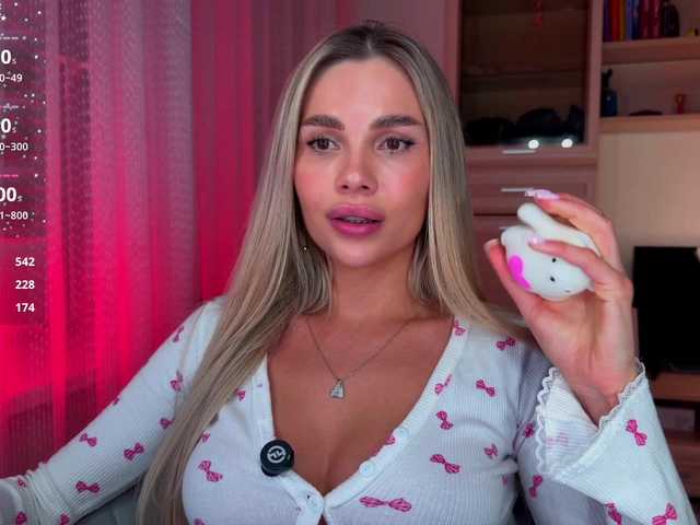 AlexaRayS's BongaCams show and profile