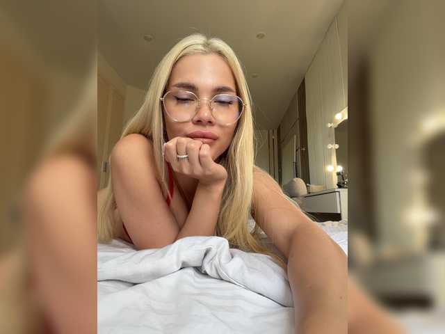 AlexaRayS live cam on BongaCams