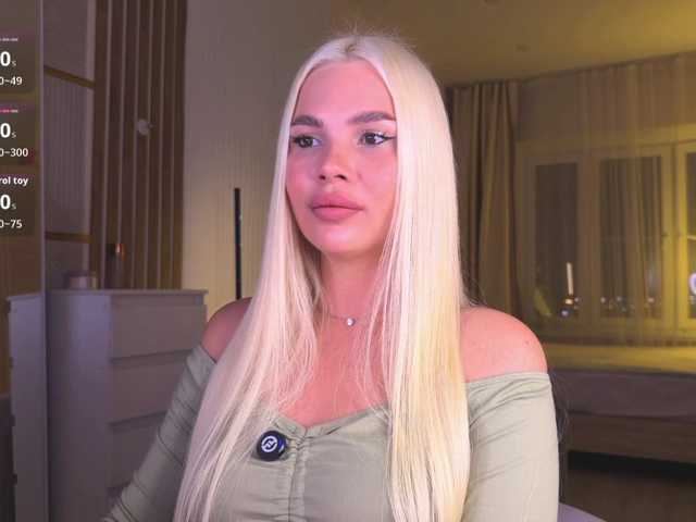 AlexaRayS live cam on BongaCams