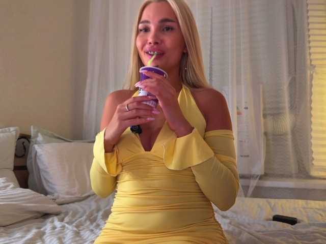 AlexaRayS live cam on BongaCams