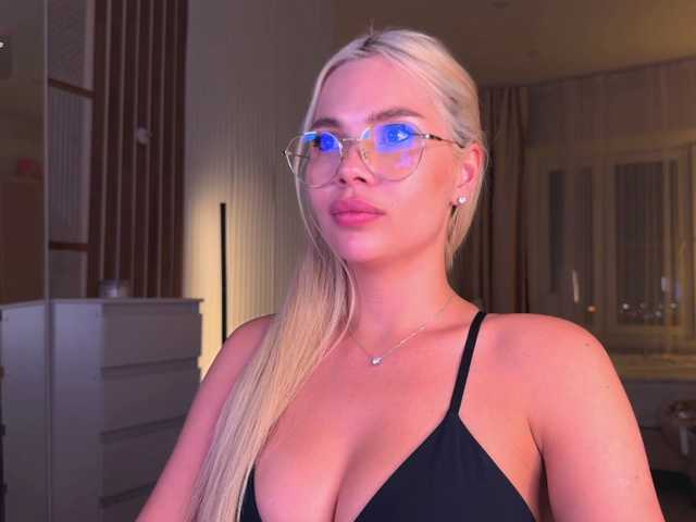 AlexaRayS live cam on BongaCams