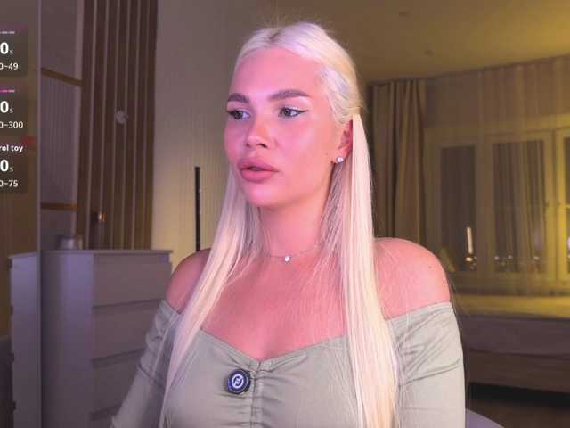 AlexaRayS live cam on BongaCams