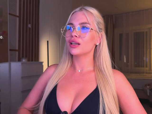 AlexaRayS live cam on BongaCams