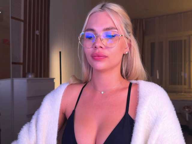 AlexaRayS live cam on BongaCams
