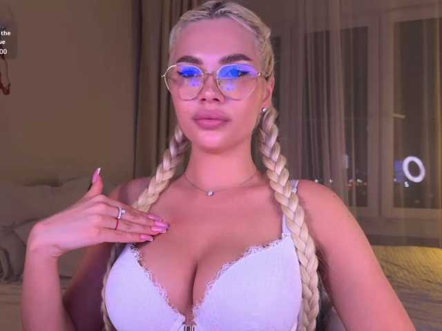 AlexaRayS live cam on BongaCams