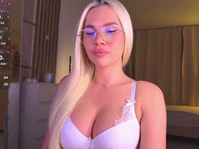 AlexaRayS live cam on BongaCams