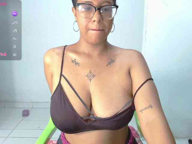 Janicewhore webcam