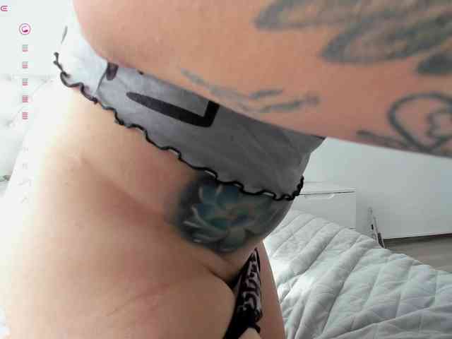 hotmorenaxxx webcam