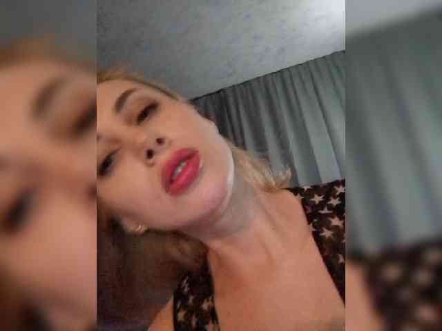 MariLove webcam