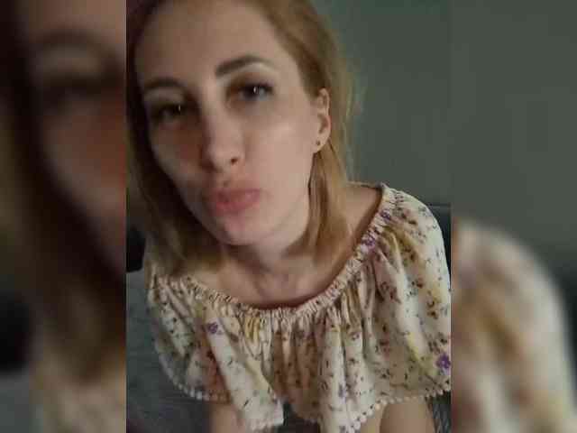 MariLove webcam