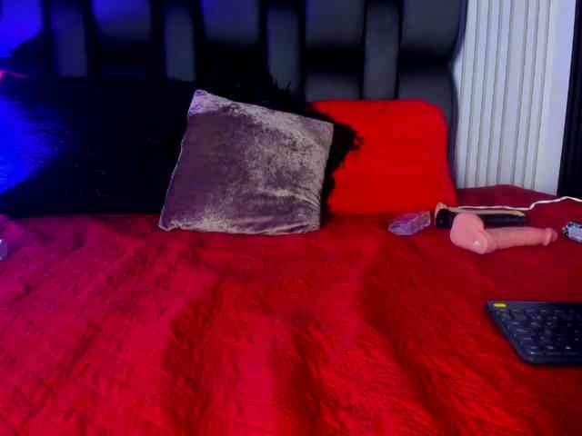 Alisha-Ebonyy webcam