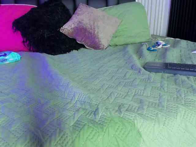 Alisha-Ebonyy webcam