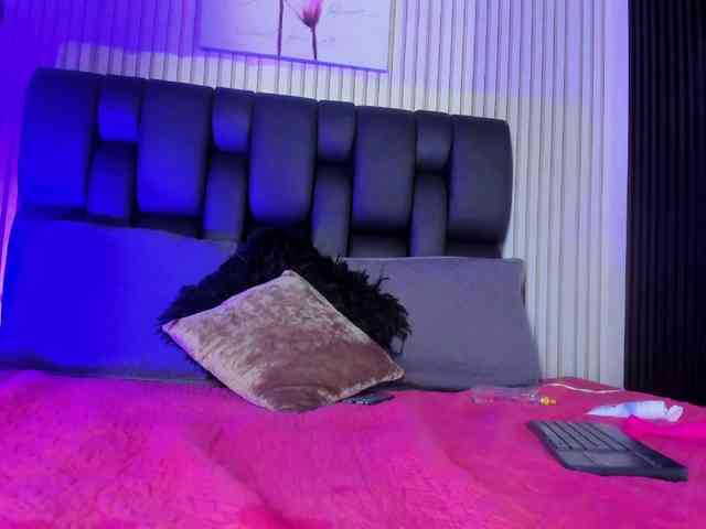 Alisha-Ebonyy webcam