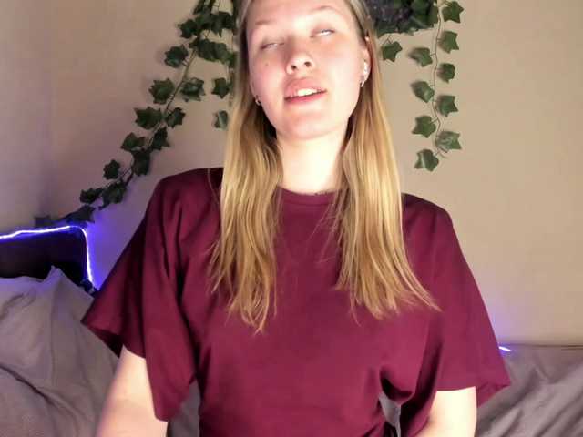 SkyeDavis's BongaCams show and profile