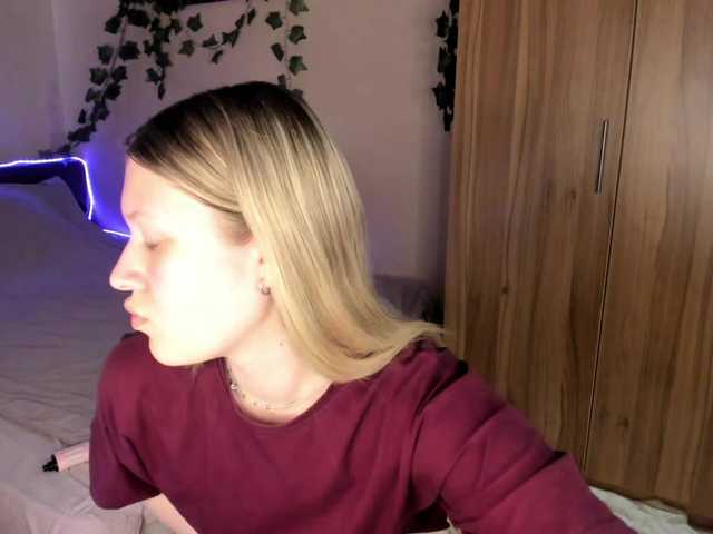 SkyeDavis's BongaCams show and profile