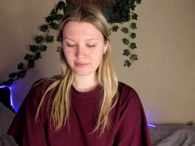 SkyeDavis's BongaCams show and profile