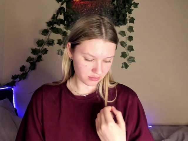 SkyeDavis's BongaCams show and profile