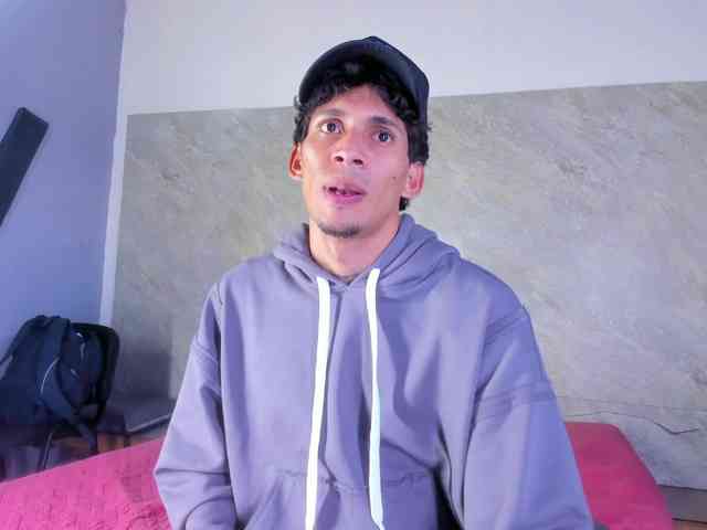 Emer-santos Sex Cam Show