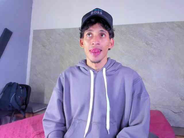 Emer-santos Sex Cam Show